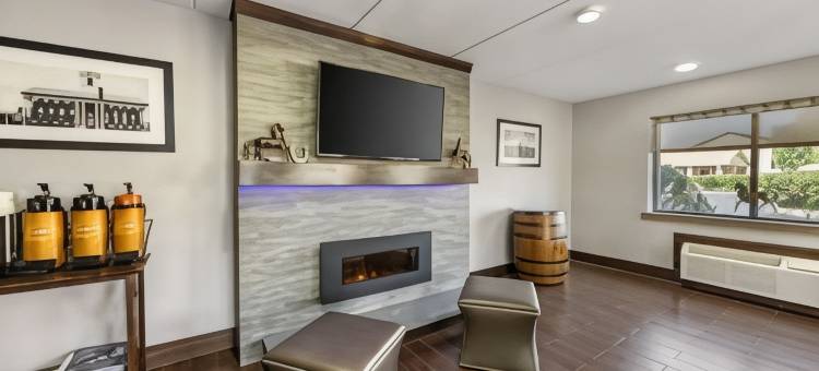 庆典贝斯特韦斯特套房酒店(Best Western Shelbyville Inn and Suites Celebration Inn)图片