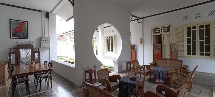 Mruyung Guest House Kota Lama Banyumas Mitra RedDoorz图片