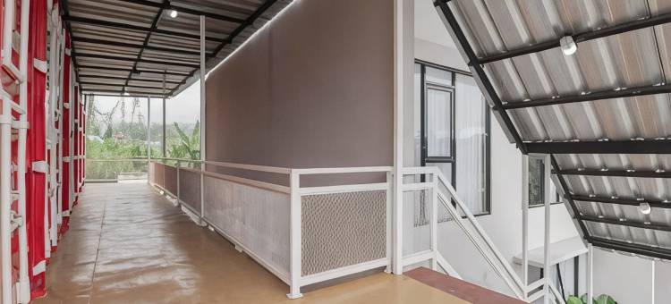 红门酒店普拉斯-近伦邦公园及动物园(RedDoorz Plus Near Lembang Park & Zoo)图片