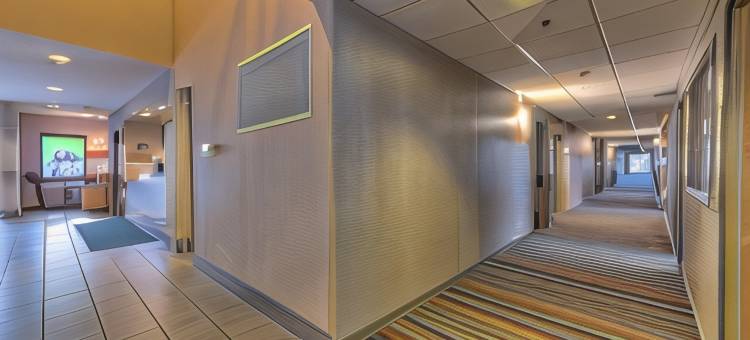 克里斯特尔莱克丽怡酒店(Country Inn & Suites by Radisson, Crystal Lake, IL)图片