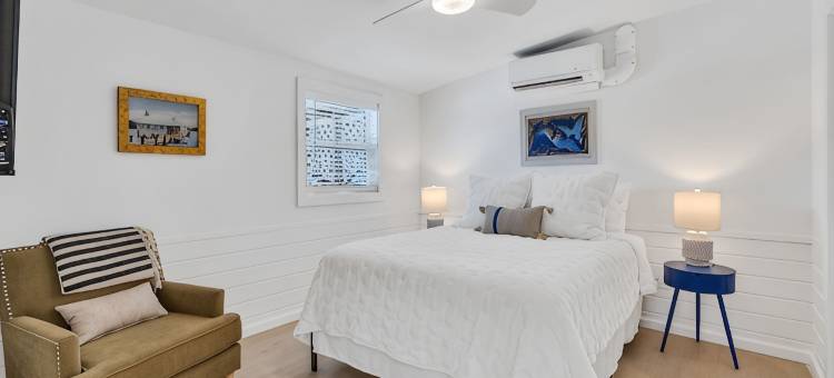 霍姆斯海滩现代度假屋. 网球和海滩，无楼梯(Modern Holmes Beach Retreat. No Stairs, Near Tennis & Beach)图片