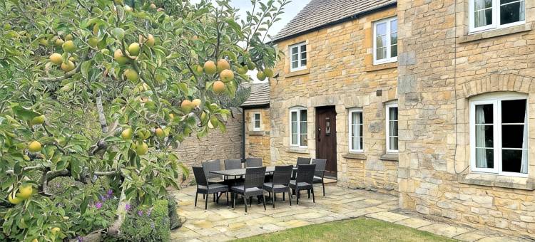 罗斯利斯托昂泽沃尔德中心乡村别墅，提供2个停车位(Roseleigh Cottage in the heart of Stow-on-the-Wold with parking for 2 cars.)图片