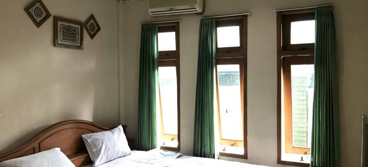维斯玛阿特玛巴克蒂米特拉苏拉卡尔塔广场红多兹酒店(Wisma Atma Bhakti Near Solo Square Mitra RedDoorz)图片