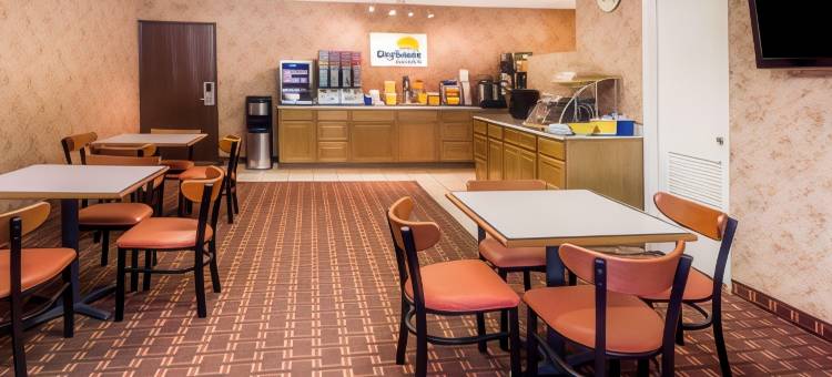 阿纳海姆迪士尼乐园戴斯套房酒店(Days Inn & Suites by Wyndham Anaheim at Disneyland Park)图片