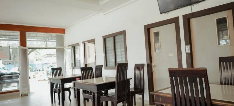 Radja Homestay Mitra RedDoorz图片