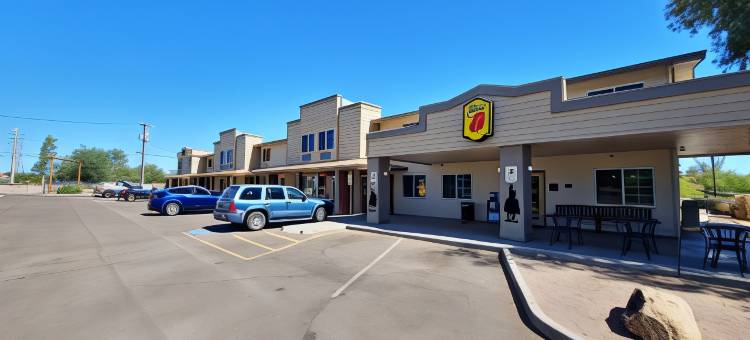 威肯伯格速8酒店(Super 8 by Wyndham Wickenburg AZ)图片