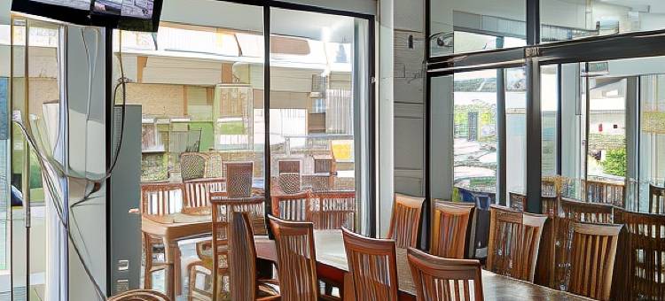 Sas Guest House Mitra RedDoorz at Darmo Park 2 Surabaya图片