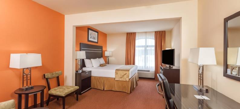 塔尔萨中城拉昆塔温德姆套房酒店(La Quinta Inn & Suites by Wyndham Tulsa Midtown)图片