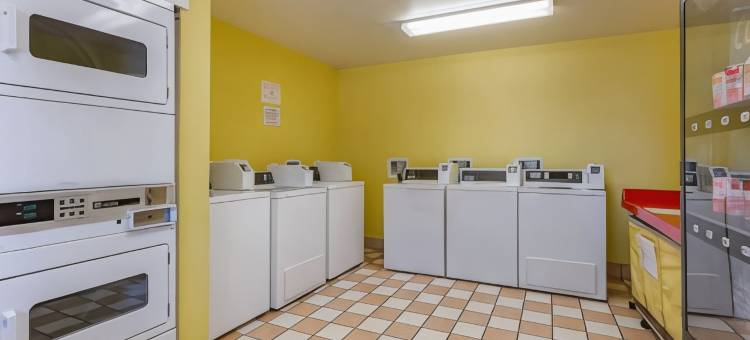 Suburban Studios 阿尔伯克基 上城(Suburban Studios Albuquerque Uptown)图片