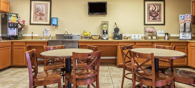 登顿速8酒店(Super 8 by Wyndham Denton)图片