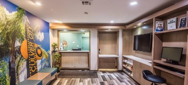 卡尔弗城Travelodge by Wyndham酒店(Travelodge by Wyndham Culver City)图片