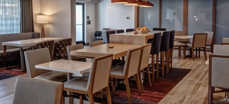 瓦列霍希尔顿欢朋酒店(Hampton Inn Vallejo)图片