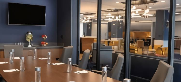 Courtyard Charlotte Waverly图片