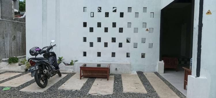 红多兹酒店-近巴唐站(RedDoorz Near Stasiun Batang)图片