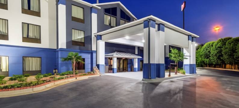 麦克多诺贝斯特韦斯特优质酒店及套房(Best Western Plus McDonough Inn  Suites)图片