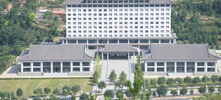 南梁法治教育基地图片