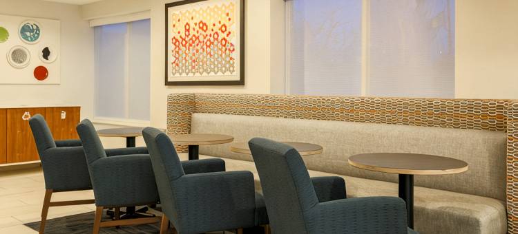 伊朗德阔伊特智选假日酒店(Holiday Inn Express ROCHESTER NE - IRONDEQUOIT by IHG)图片