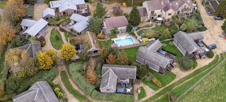 山坡木屋 - 可住4/10人，配备木柴炉和私人热水浴缸(Hillside Lodge - sleeps 4/10  with wood burner and private hot tub)图片