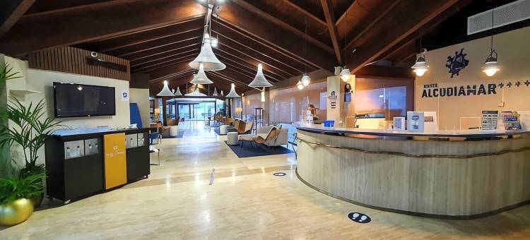 博泰阿尔库迪玛酒店(Botel Alcudiamar - Alojamiento Para Navegantes)图片