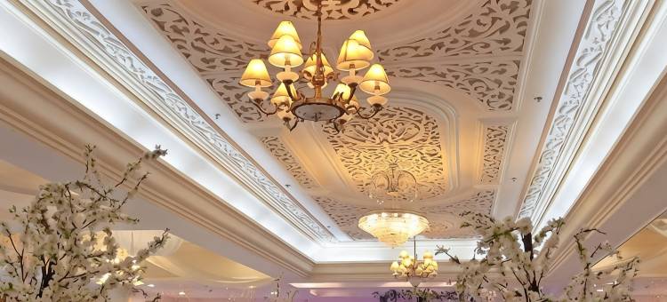 皇家花园奥扎米斯城市酒店(Royal Garden Hotel)图片