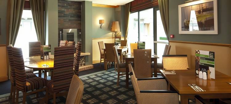 普瑞米尔梅瑟蒂德菲尔酒店(Premier Inn Merthyr Tydfil)图片