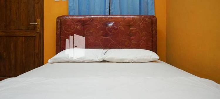 红色伙伴汉达亚尼松格里提别墅(Villa Handayani Songgoriti RedPartner)图片