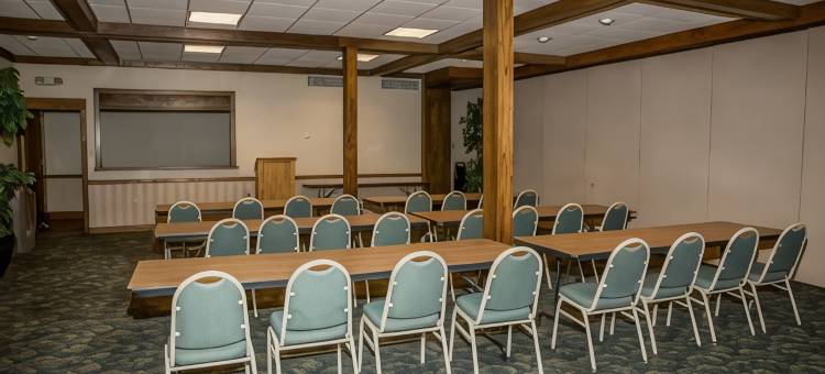 法戈温德姆呗盟套房酒店(Baymont by Wyndham Fargo)图片