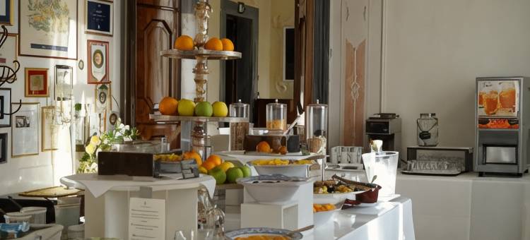 卡斯特布蓝多酒店(CastelBrando)图片