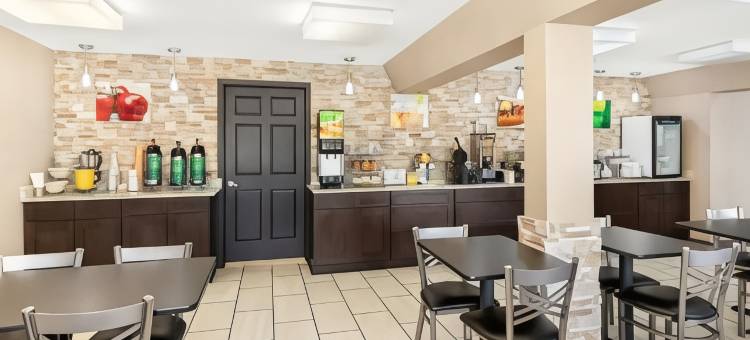 克利夫兰机场品质酒店(Quality Inn Cleveland Airport)图片