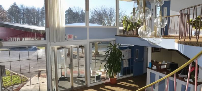 埃本斯伯格红地毯套房酒店(Red Carpet Inn and Suites Ebensburg)图片