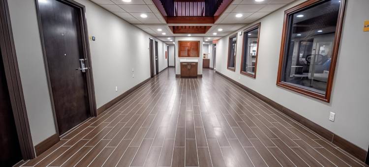 威斯康星戴尔斯温德姆戴斯套房酒店(Days Inn & Suites by Wyndham Wisconsin Dells)图片