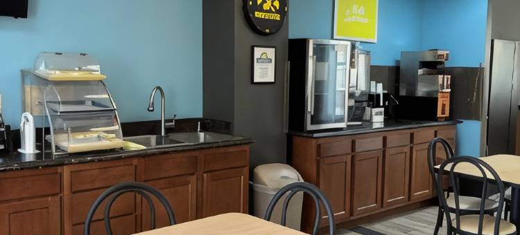 爱荷华城地区/西布兰奇戴斯酒店(Days Inn by Wyndham West Branch Iowa City Area)图片