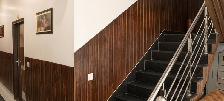 The White Solitaire图片