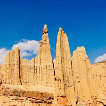 云南抚仙湖+建水+蒙自+普者黑风景区+弥勒+东川红土地+元谋7日6晚私家团