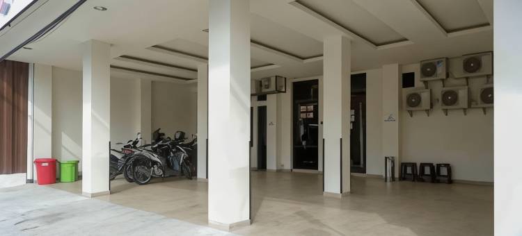 哈托诺茵塞图兰红门酒店合作店(Hartono Inn Seturan Mitra RedDoorz)图片