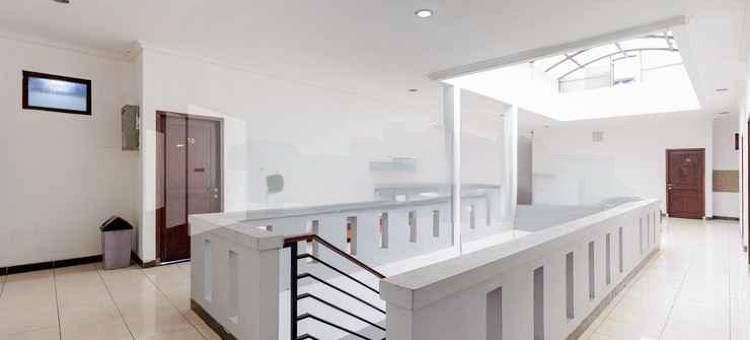 卡拉瓦奇塔曼佩尔马塔蒂加米特拉RedDoorz(Karawaci Taman Permata Tiga RedPartner)图片