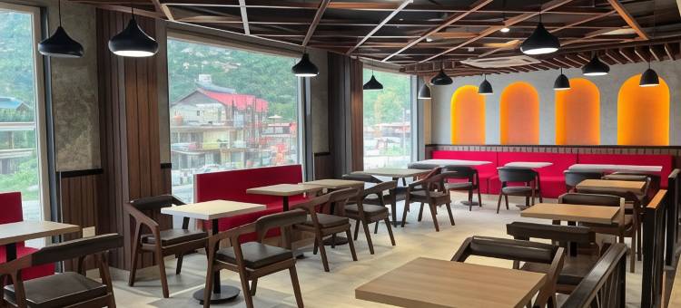 Click Hotel Bhuntar,库鲁-布恩塔尔机场(Click Hotel Bhuntar, Kullu Manali -Bhuntar Airport)图片