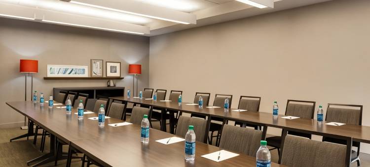 丽笙爱荷华州印地安诺拉乡村套房酒店(Country Inn & Suites by Radisson, Indianola, IA)图片