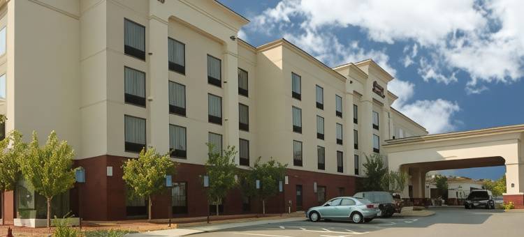 曼彻斯特 - 贝德福德希尔顿欢朋套房酒店(Hampton Inn & Suites Manchester-Bedford)图片