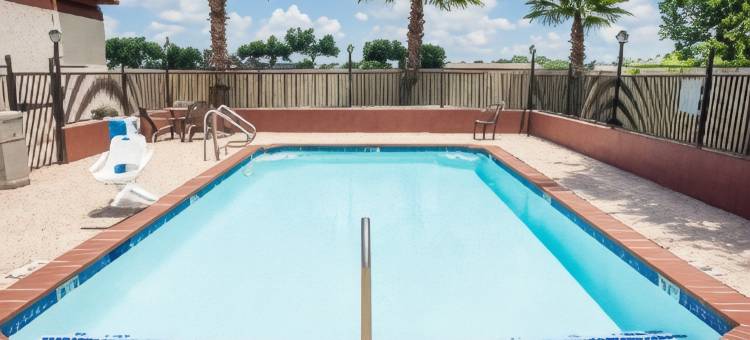 布鲁克希尔速8酒店(Super 8 by Wyndham Brookshire TX)图片