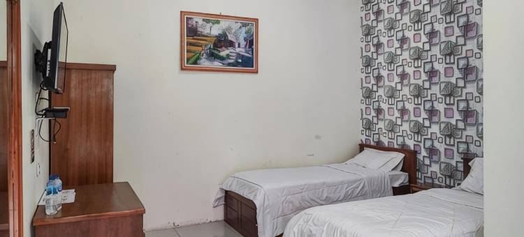 红多兹@怀卡布巴克塔纳卡托家庭旅馆(RedDoorz @ Tanakatto Homestay Waikabubak)图片