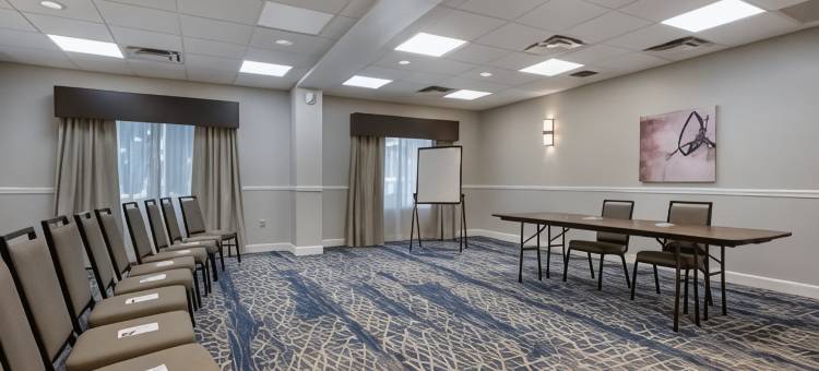 贝斯特韦斯特优质酒店奥兰多东 - 中弗罗里达大学地区(Best Western Plus Orlando East- UCF Area)图片