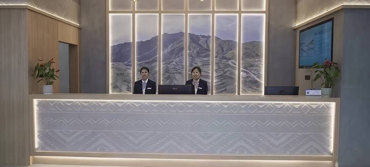 五峰县湾潭镇畔山酒店图片