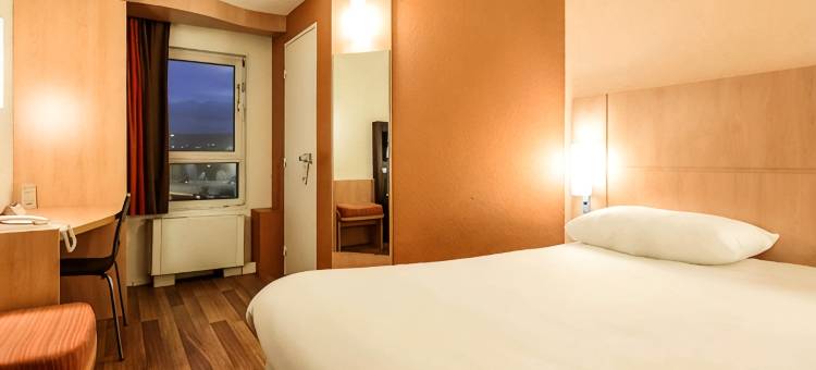 宜必思克莱蒙费朗 A71 A75 La Méridienne 酒店(Ibis Clermont Ferrand A71 A75 la Méridienne)图片