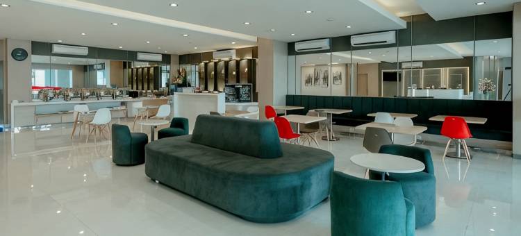 格雷西克前一酒店(Front One Hotel Gresik)图片
