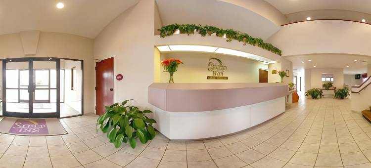 利斯堡湖群舒眠酒店(Sleep Inn Leesburg Chain of Lakes)图片