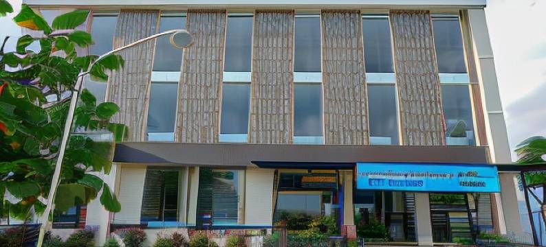 红多兹Plus酒店-近梭罗巴鲁(RedDoorz Plus Near Solo Baru)图片