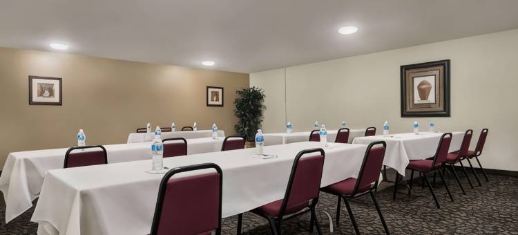 赫恩温德姆呗盟酒店(Baymont by Wyndham Hearne)图片