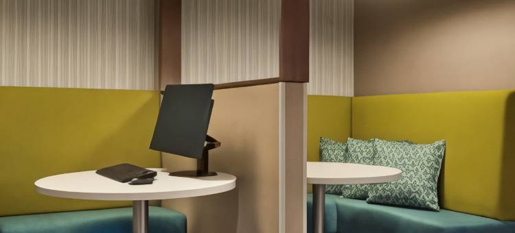 希尔顿旗下欢朋酒店及套房-基洛纳机场(Hampton Inn & Suites by Hilton Kelowna Airport BC)图片