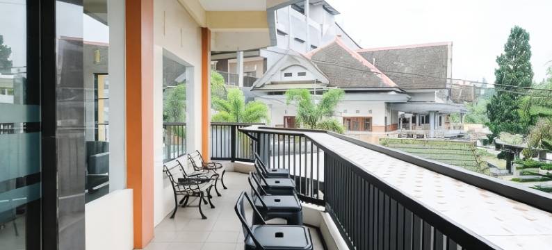 泰坦附近的Rekreasi Selecta(RedDoorz Near Taman Rekreasi Selecta)图片